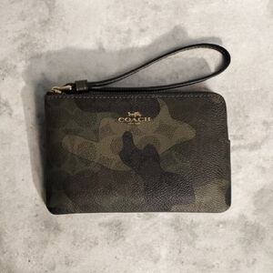 Coach Corner Zip Wristlet